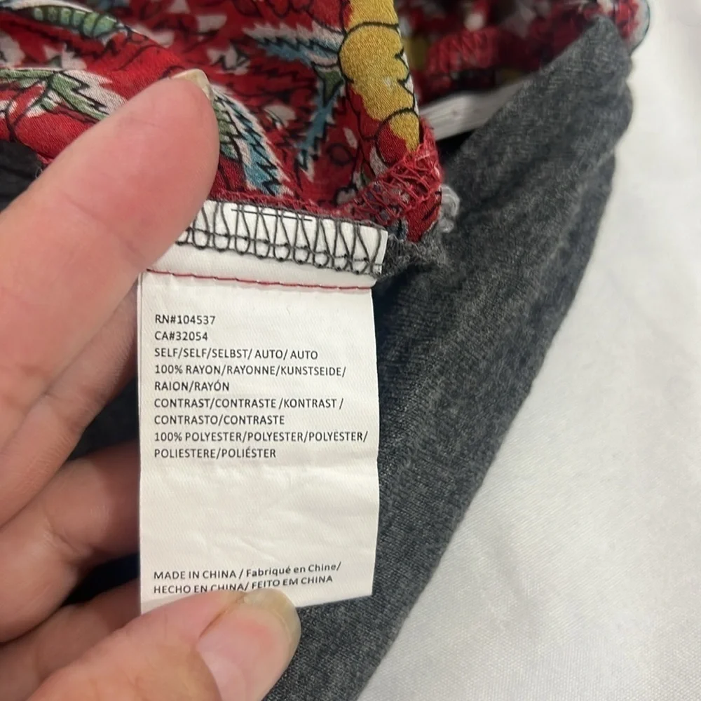 Anthropologie Tiny V-neck floral front back gray ruched top size XS - Picture 8 of 11